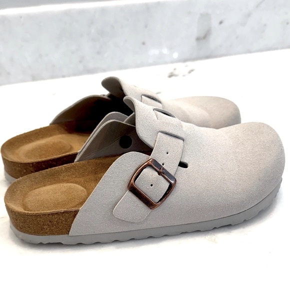 Slip-On Clog Mules in Light Gray with Copper Buckle - Picture 4 of 8
